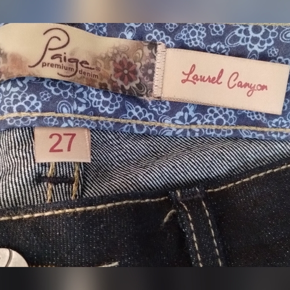 Paige Laurel Canyon BootCut Jeans ~ Size 27x33 ~ Darkest Blue ~ Like New - Picture 5 of 15